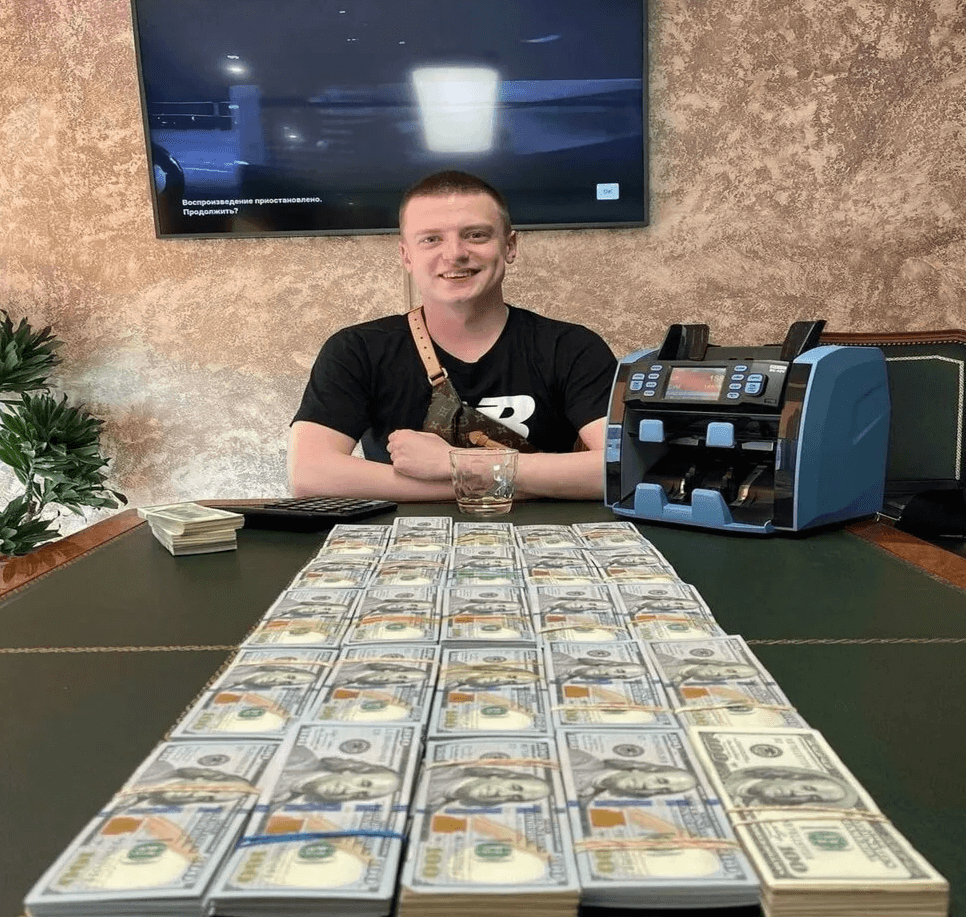 Мелстрой стримит казино Trix